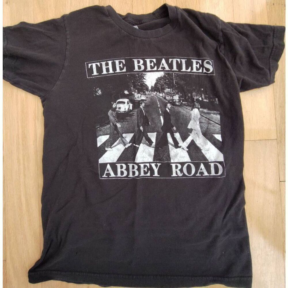 BEATLES ABBEY ROAD SHORT SLEEVE BLACK PRE-LOVED SMALL UNISEX - Picture 2 of 6